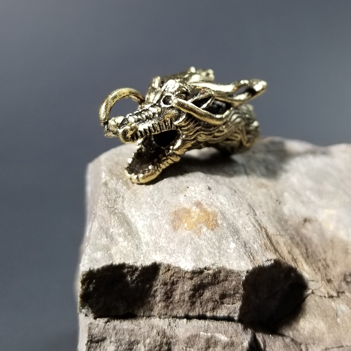Dragon Paracord Bead Gold - Paracord Warrior